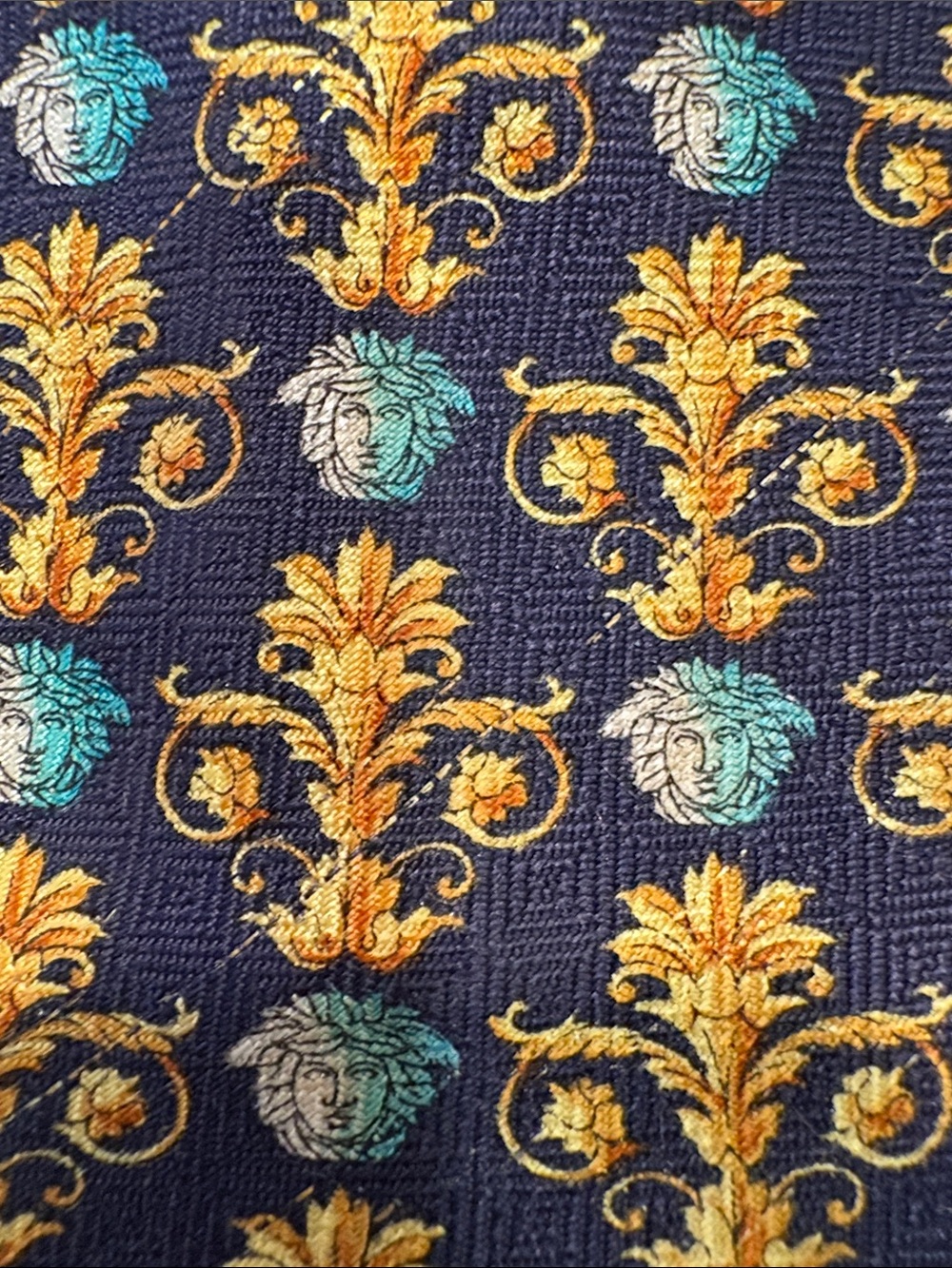 Vintage Gianni Versace Medusa Head Baroque Silk Tie Navy Gold Made in Italy 90’s - Picture 6 of 8